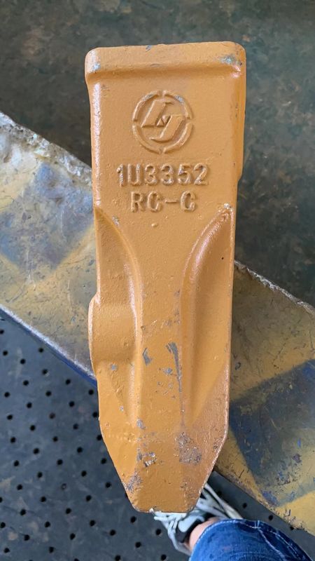 খাদ ইস্পাত Excavator Bucket Teeth Forging Casting IU3352 Cat E320 জন্য পাথর দাঁত