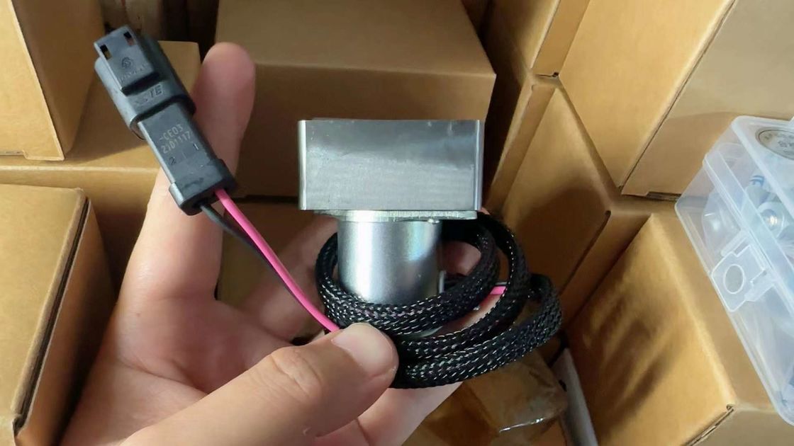 065726 Excavator Hydraulic Parts Pilot Valve হাইড্রোলিক পাম্প Solenoid Valve For PC200-7