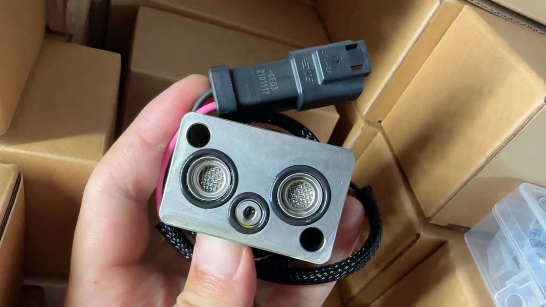 065726 Excavator Hydraulic Parts Pilot Valve হাইড্রোলিক পাম্প Solenoid Valve For PC200-7