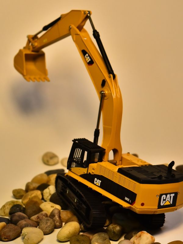 DM কার্টার CAT385C খাদ খননকারীর মডেল ইঞ্জিনিয়ারিং যন্ত্রপাতি গাড়ি সিমুলেশন ধাতু সজ্জা অলঙ্কার