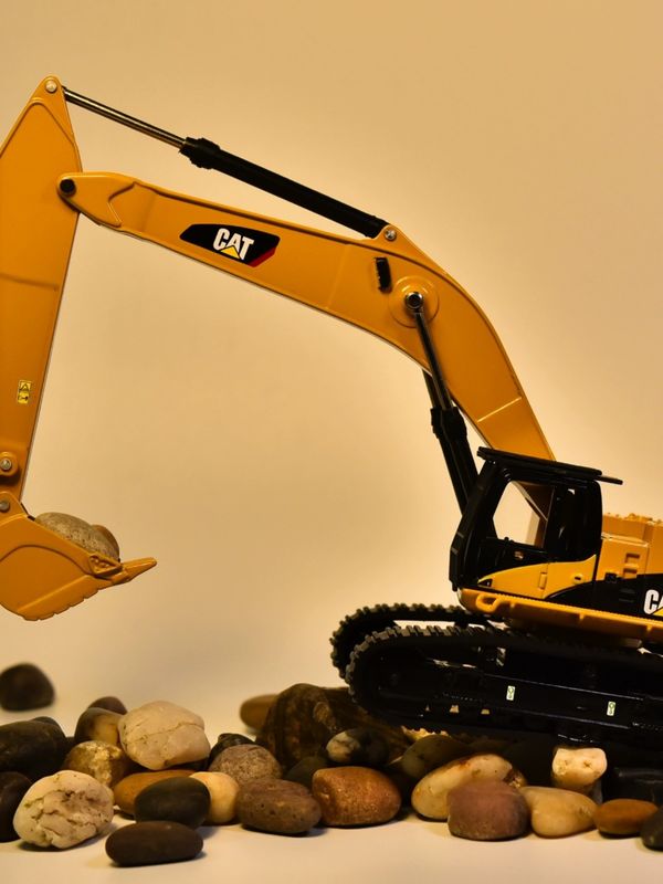 DM কার্টার CAT385C খাদ খননকারীর মডেল ইঞ্জিনিয়ারিং যন্ত্রপাতি গাড়ি সিমুলেশন ধাতু সজ্জা অলঙ্কার