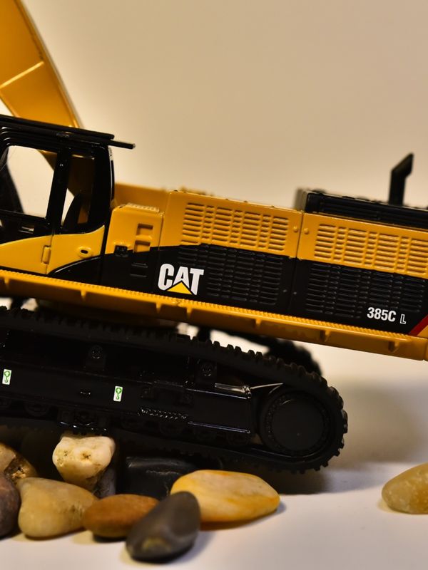 DM কার্টার CAT385C খাদ খননকারীর মডেল ইঞ্জিনিয়ারিং যন্ত্রপাতি গাড়ি সিমুলেশন ধাতু সজ্জা অলঙ্কার