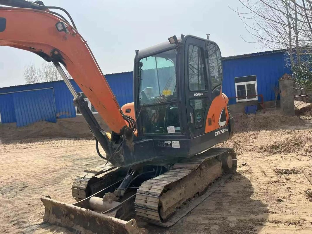 ভাল রক্ষণাবেক্ষণ ব্যবহৃত 2020 Doosan DX60-9C 6 টন Excavator জন্য উদ্যান নির্মাণ ইউটিলিটি কাজ