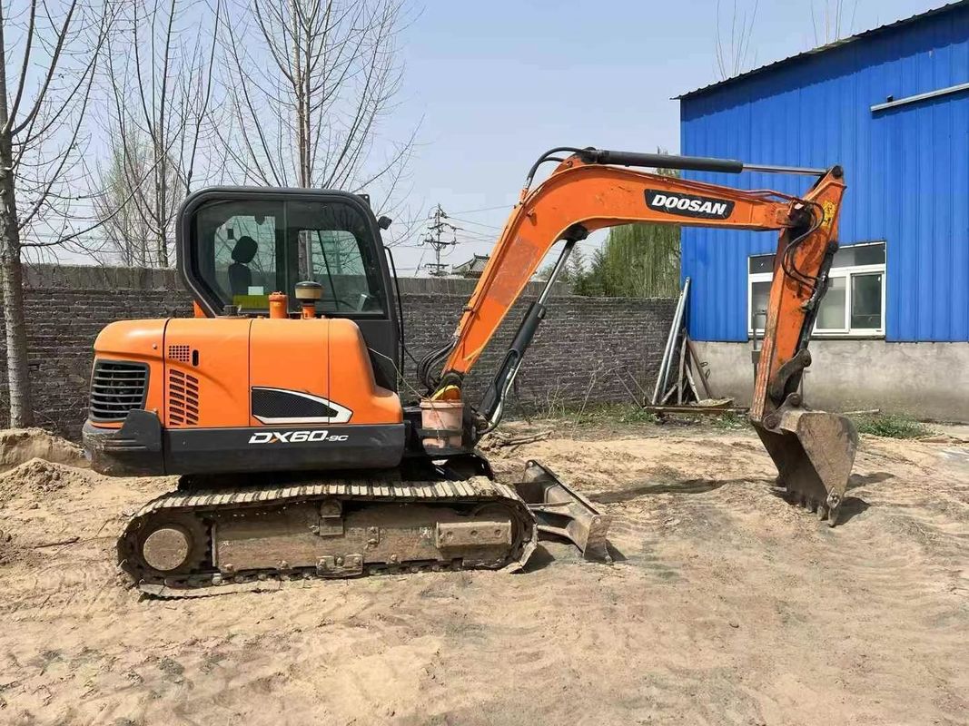 ভাল রক্ষণাবেক্ষণ ব্যবহৃত 2020 Doosan DX60-9C 6 টন Excavator জন্য উদ্যান নির্মাণ ইউটিলিটি কাজ