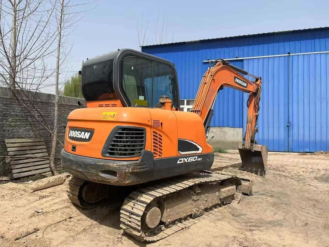 ভাল রক্ষণাবেক্ষণ ব্যবহৃত 2020 Doosan DX60-9C 6 টন Excavator জন্য উদ্যান নির্মাণ ইউটিলিটি কাজ
