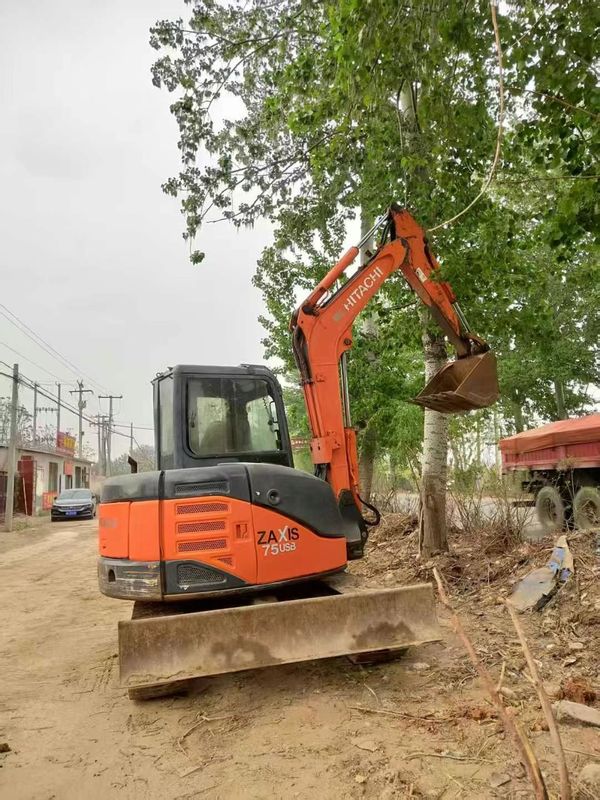 ব্যবহৃত হিটাচি ZX75-US Excavator 7.5 টন মিনি Digger নির্মাণ মেশিন প্রস্তুত কাজ