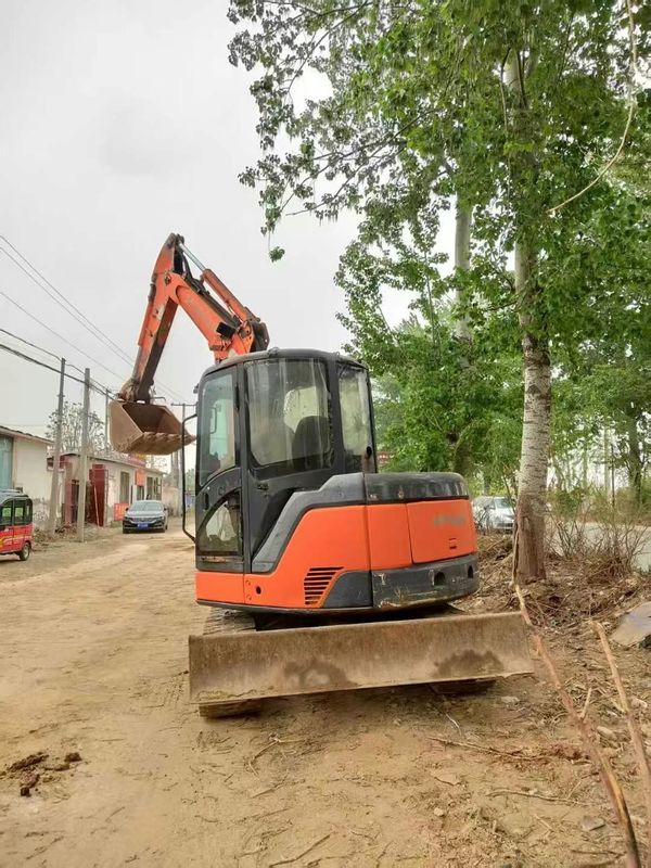 ব্যবহৃত হিটাচি ZX75-US Excavator 7.5 টন মিনি Digger নির্মাণ মেশিন প্রস্তুত কাজ