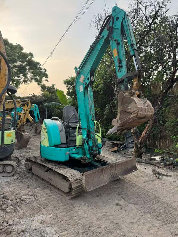 সেকেন্ড হ্যান্ড ইয়ানমার ভিও৩০ ৩ টন মিনি ক্রলার এক্সক্যাভেটর স্টক আছে বিক্রির জন্য